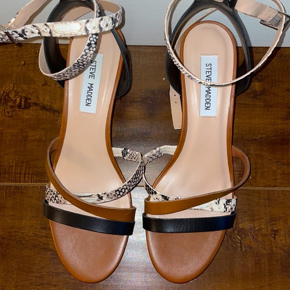 Steve Madden Black Brown Snakeskin low heel sandal - Picture 3 of 4